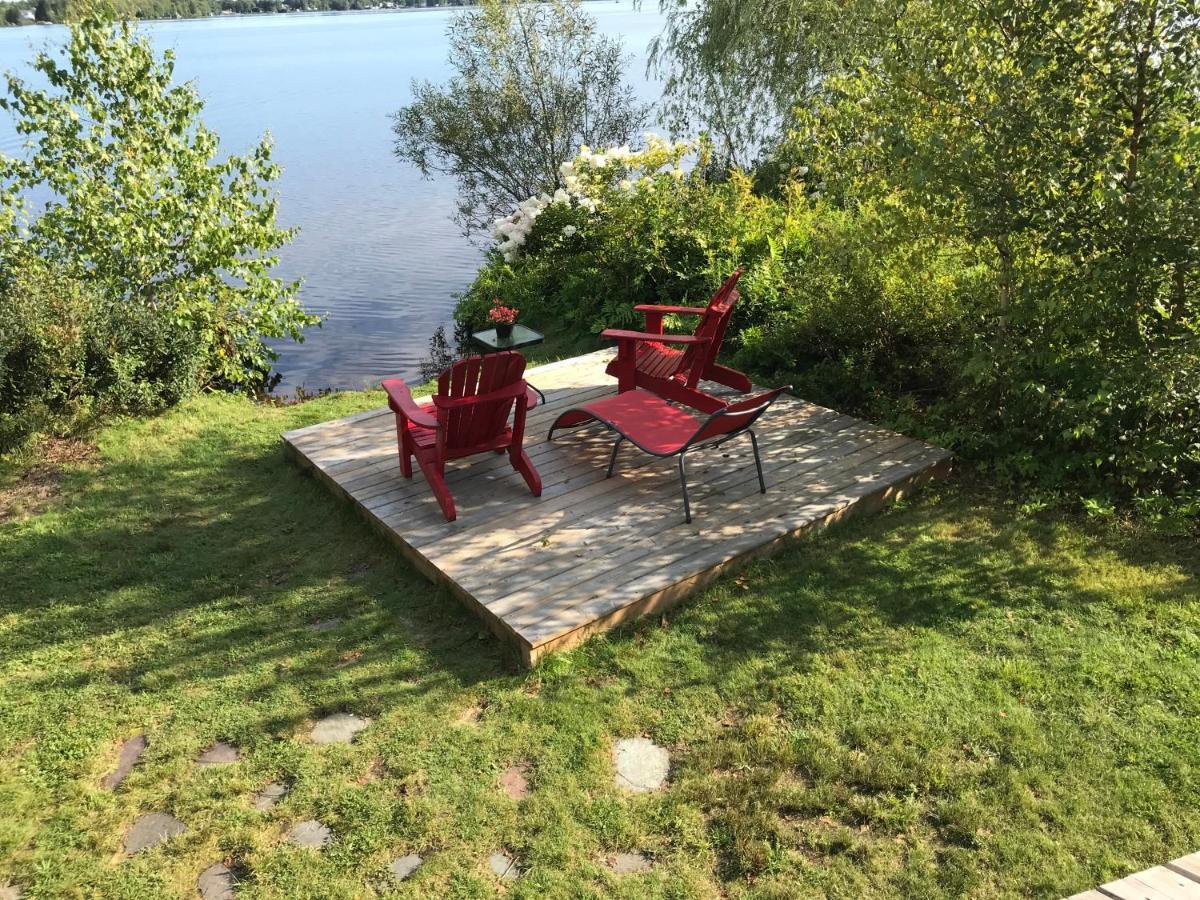 Le Gite Du Lac A La Tortue Herouxville Exteriör bild